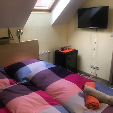 Balaton Panzio Bed & Breakfast Gyenesdias